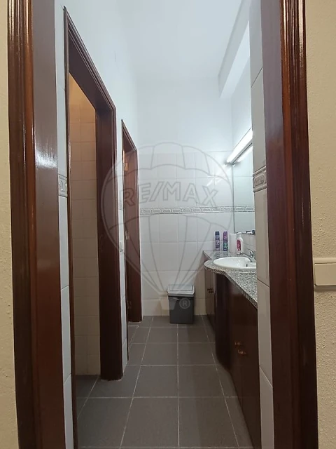 Loja para Venda em Queluz e Belas