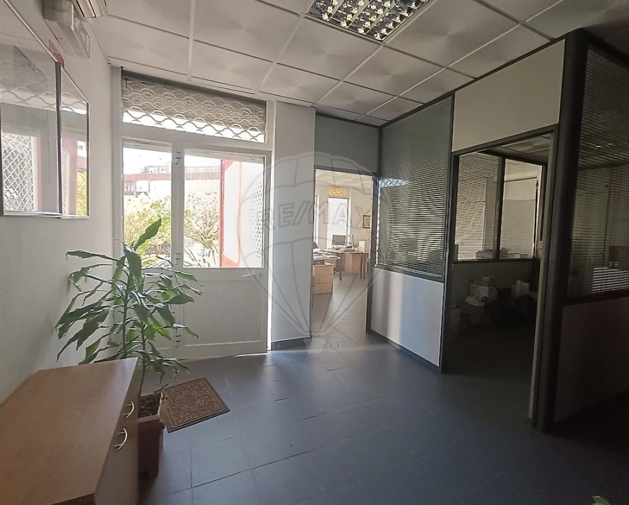 Loja para Venda em Queluz e Belas Foto 4