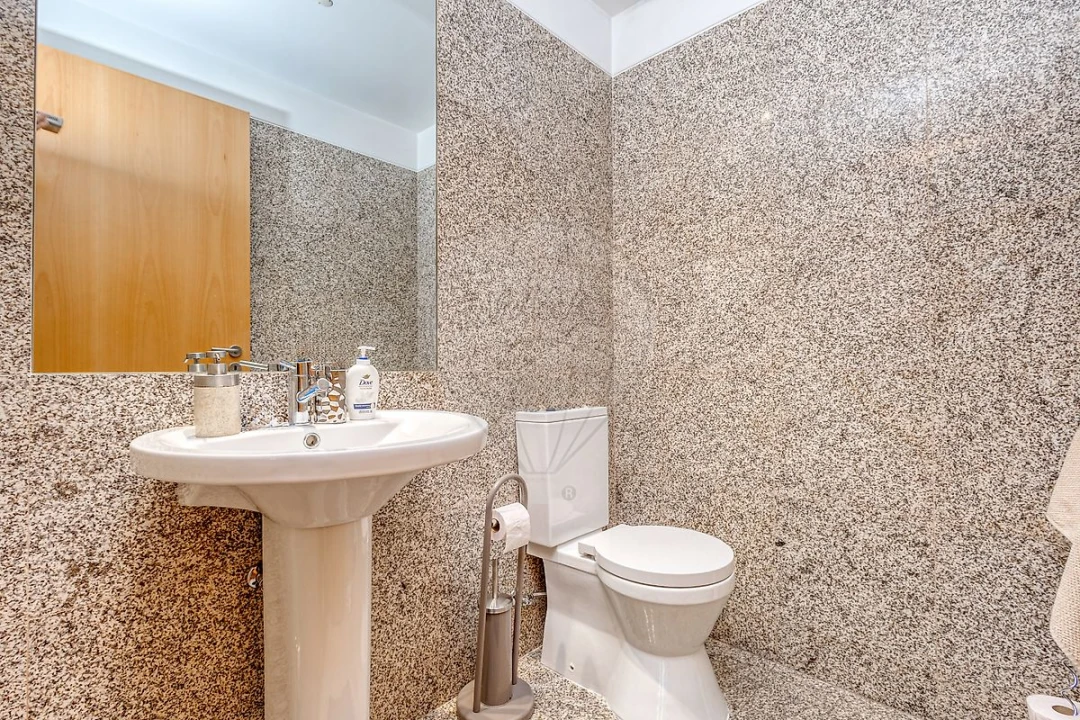 Apartamento T2 para Venda em Lordelo do Ouro e Massarelos Foto 10