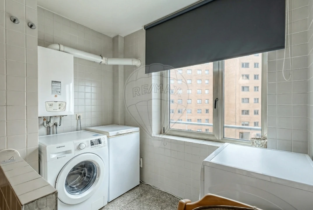 Apartamento T2 para Venda em Lordelo do Ouro e Massarelos Foto 4