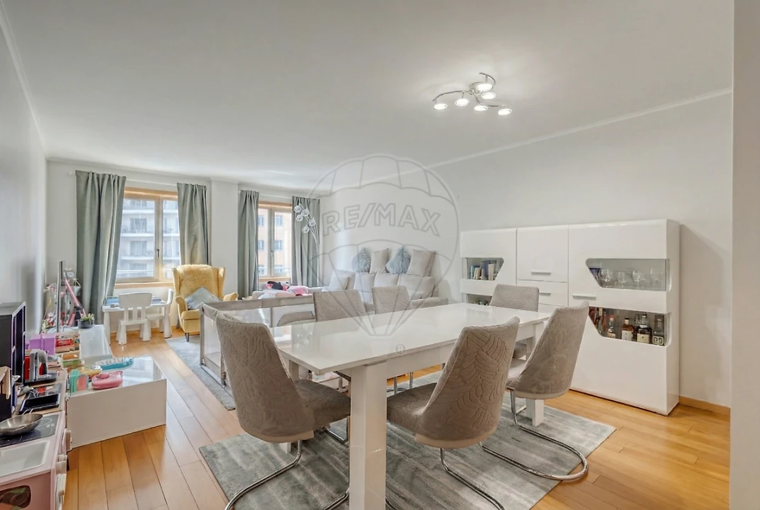 Apartamento T2 para Venda em Lordelo do Ouro e Massarelos Foto 9