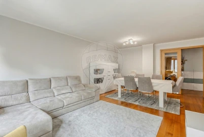 Apartamento T2 para Venda em Lordelo do Ouro e Massarelos