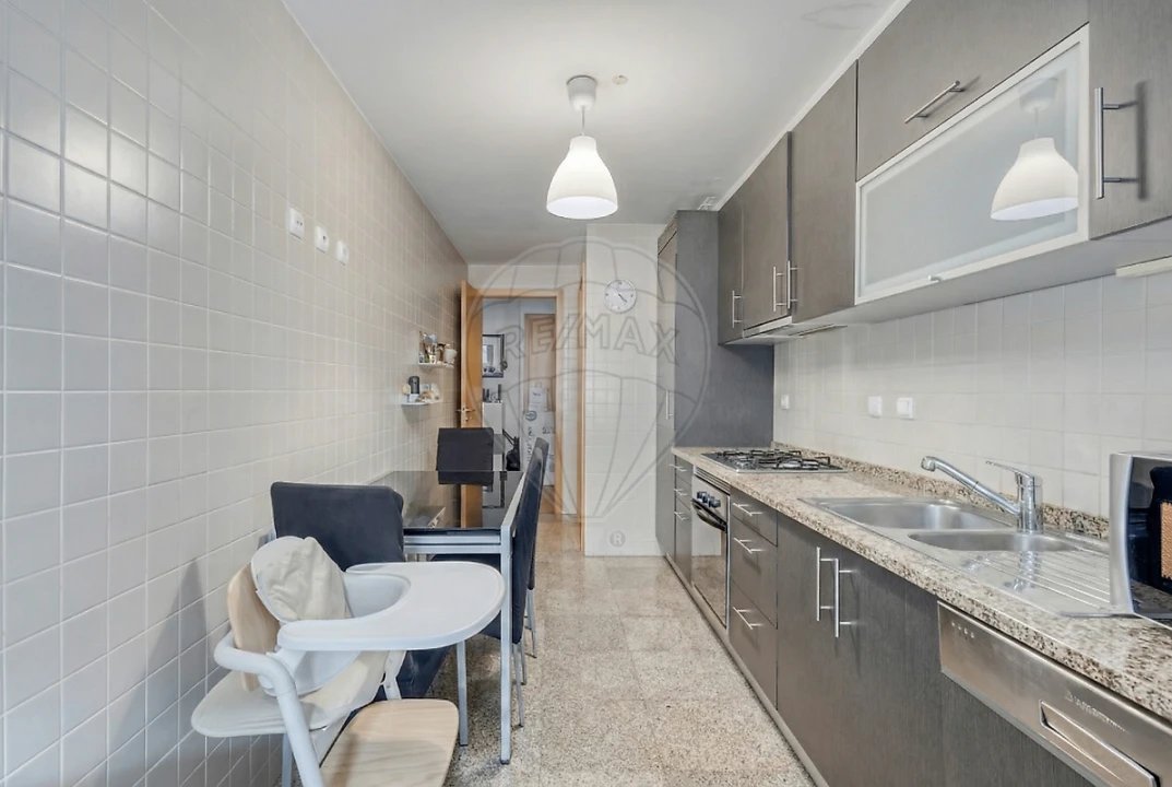 Apartamento T2 para Venda em Lordelo do Ouro e Massarelos Foto 5