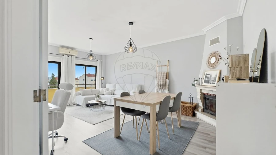 Apartamento T2 para Venda em Pinhal Novo Foto 3