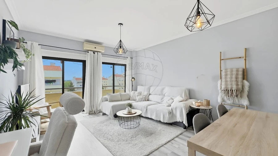 Apartamento T2 para Venda em Pinhal Novo Foto 2