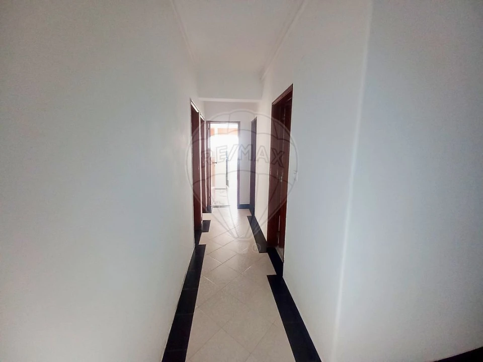 Apartamento T2 para Venda em Amora Foto 32