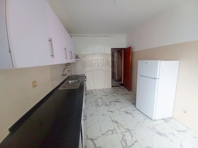 Apartamento T2 para Venda em Amora Foto 5
