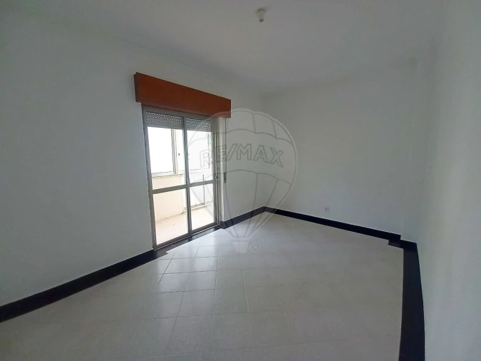 Apartamento T2 para Venda em Amora Foto 16