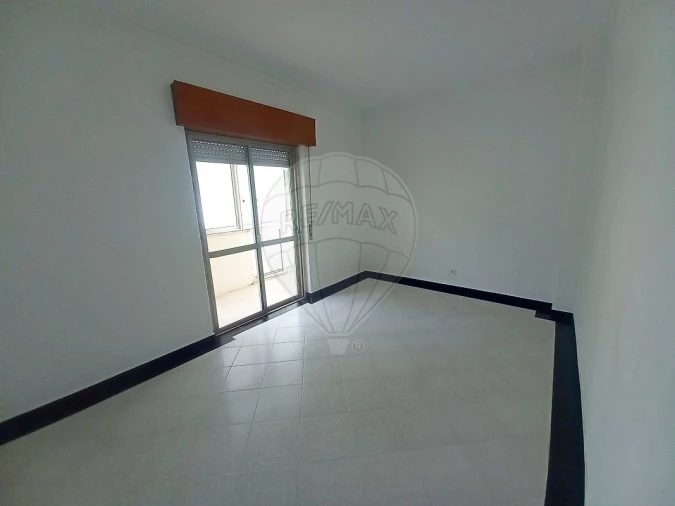 Apartamento T2 para Venda em Amora Foto 15