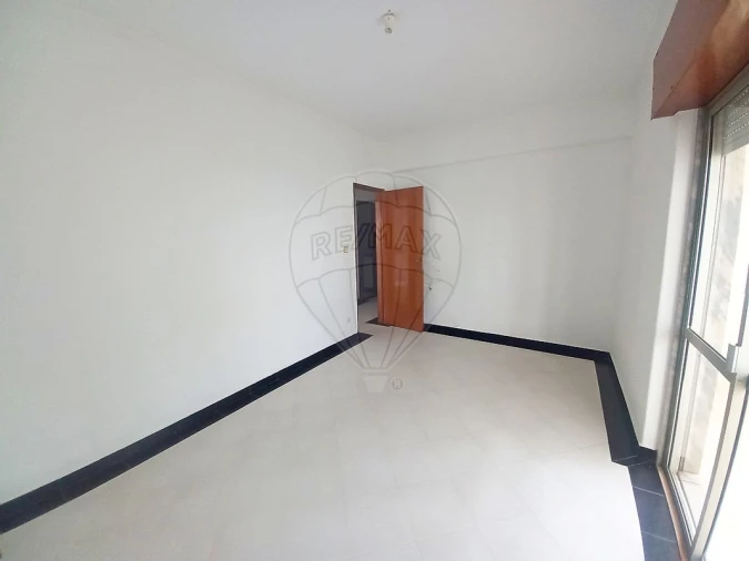 Apartamento T2 para Venda em Amora Foto 12