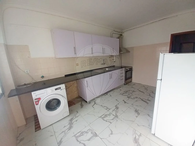 Apartamento T2 para Venda em Amora Foto 4