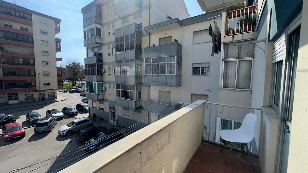 Apartamento T2 para Venda em Amora Foto 6