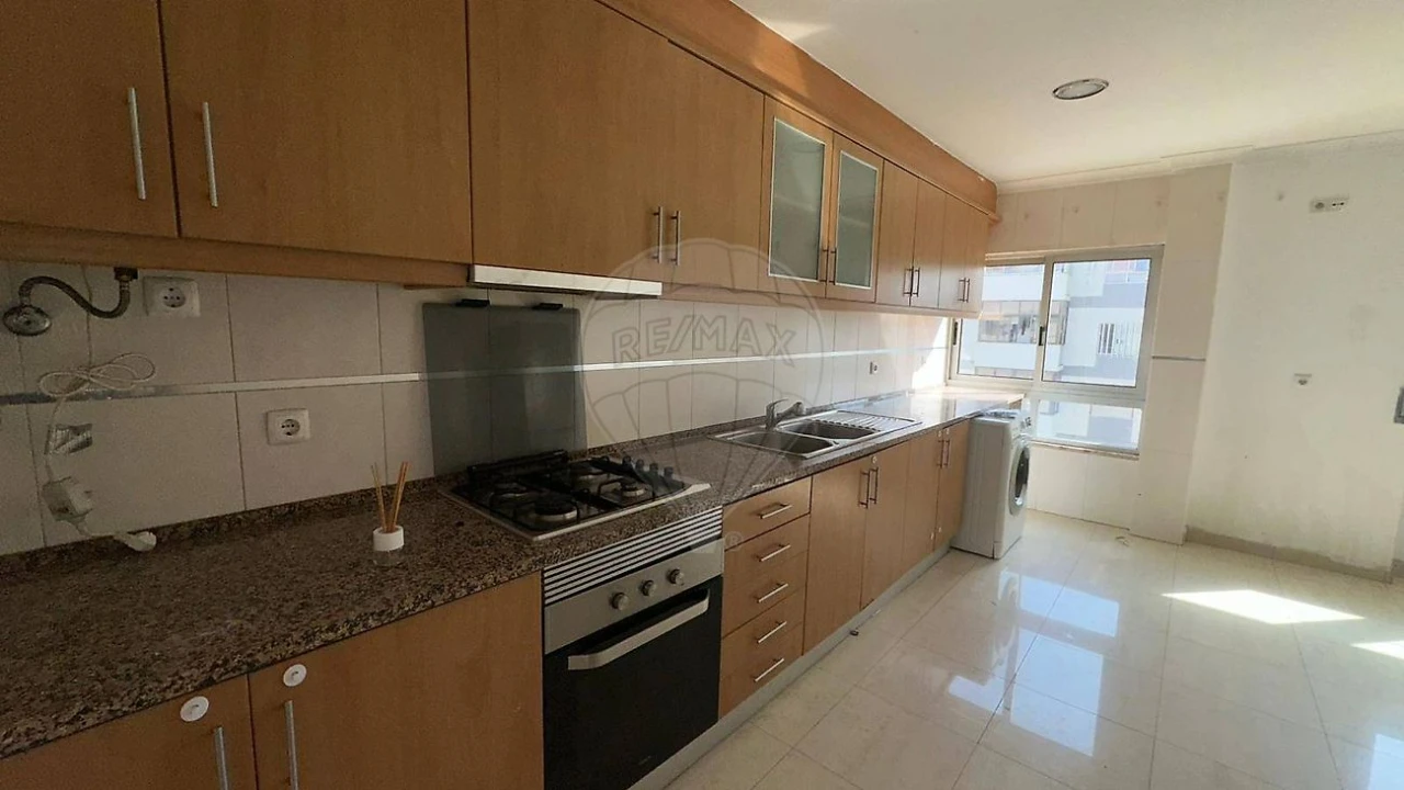 Apartamento T2 para Venda em Amora Foto 8