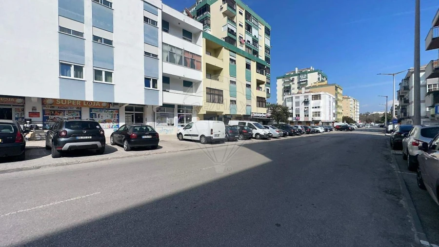 Apartamento T2 para Venda em Amora Foto 11