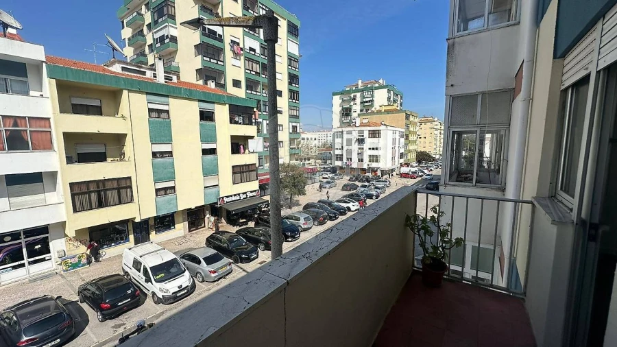 Apartamento T2 para Venda em Amora Foto 2