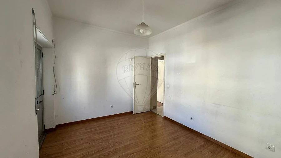Apartamento T2 para Venda em Amora Foto 13