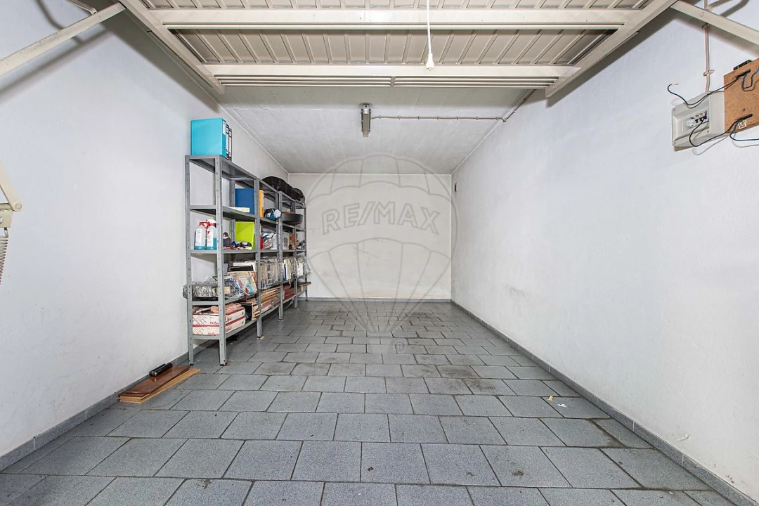 Garagem para Arrendamento em Almada, Cova da Piedade, Pragal e Cacilhas Foto 6