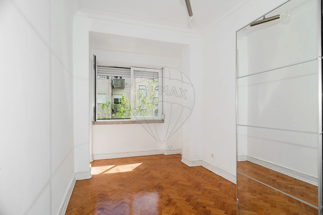 Apartamento T3 para Arrendamento em Avenidas Novas Foto 27