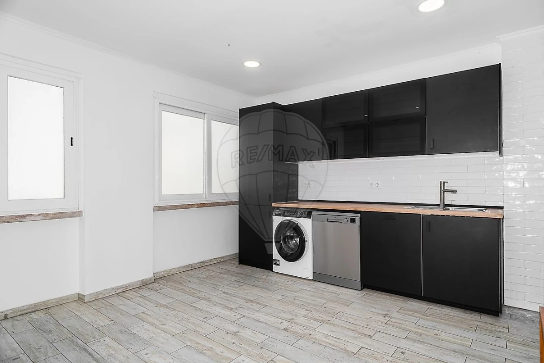 Apartamento T3 para Arrendamento em Avenidas Novas Foto 24
