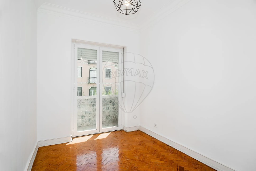 Apartamento T3 para Arrendamento em Avenidas Novas Foto 10