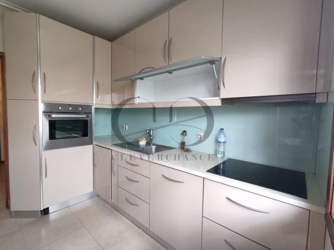 Apartamento T4 para Venda em Espinho Foto 11