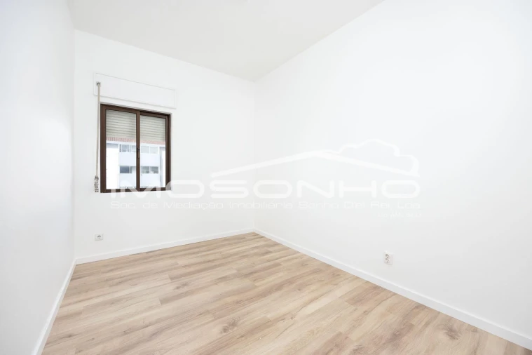 Apartamento T2 para Venda em Marinha Grande Foto 14