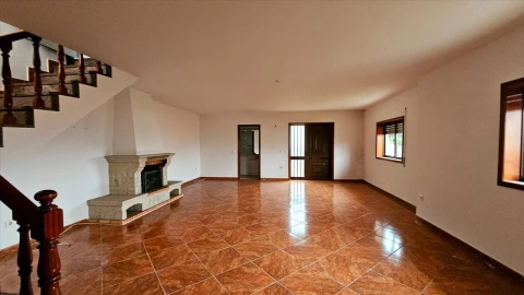 Moradia T3 para Venda em Tagilde e Vizela (São Paio)