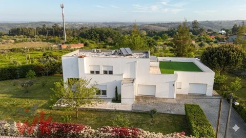 Moradia T4 para Venda em Travanca de Lagos