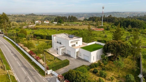 Moradia T4 para Venda em Travanca de Lagos