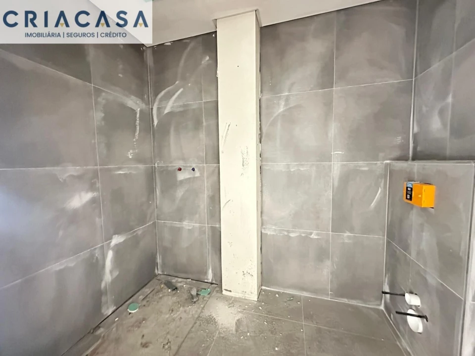 Apartamento T4 para Venda em Viseu Foto 14