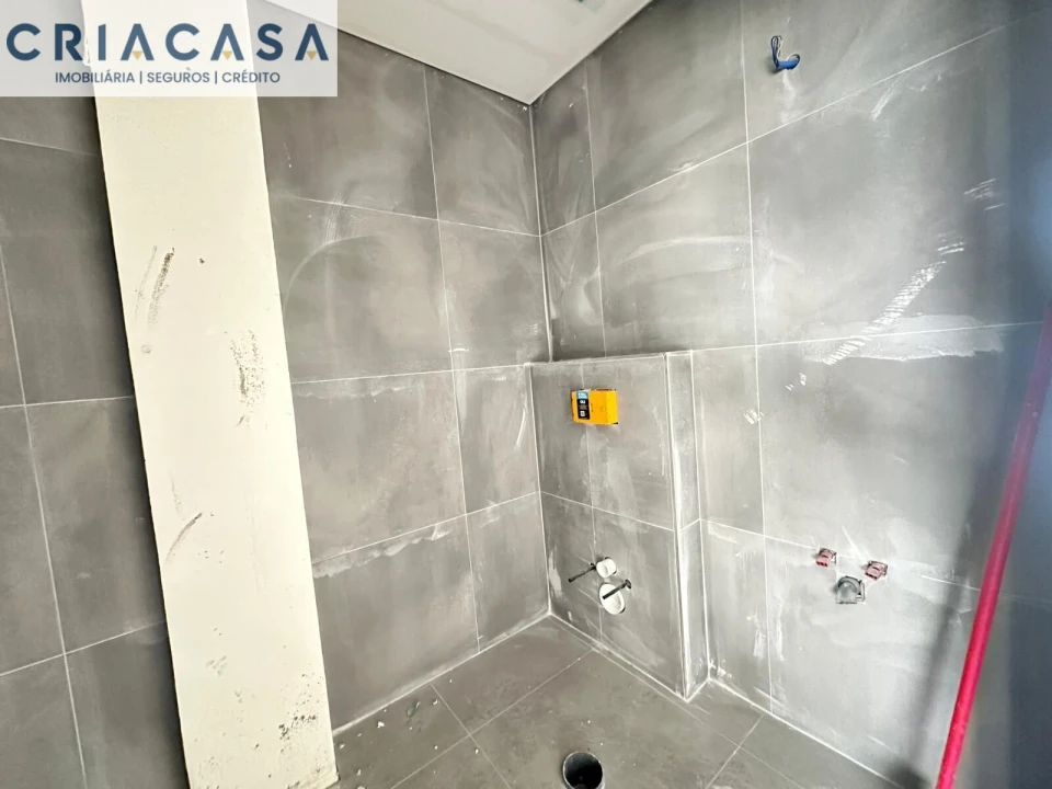 Apartamento T4 para Venda em Viseu Foto 16