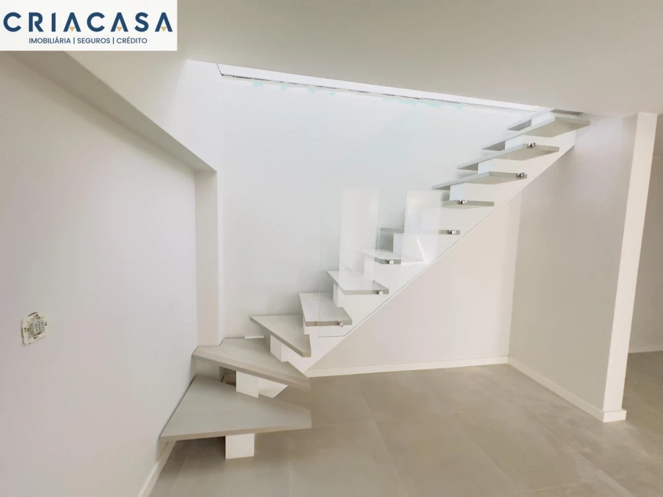 Apartamento T4 para Venda em Viseu Foto 13