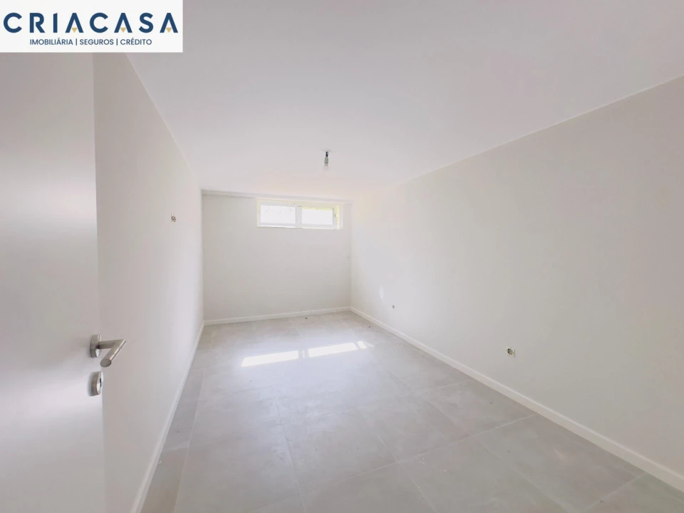 Apartamento T4 para Venda em Viseu Foto 17