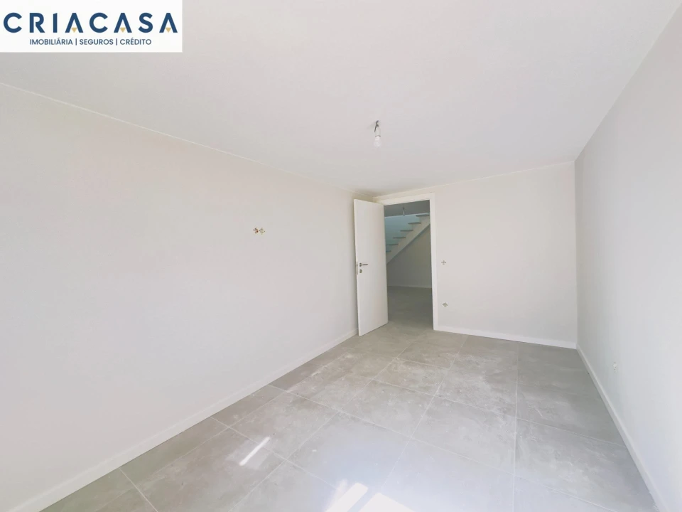 Apartamento T4 para Venda em Viseu Foto 18