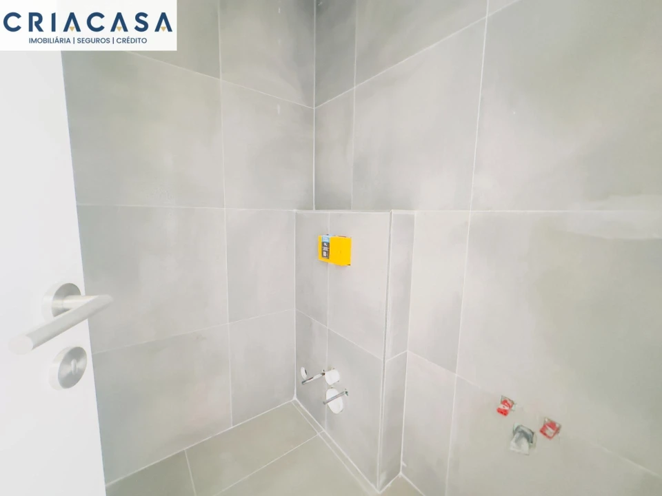 Apartamento T4 para Venda em Viseu Foto 6
