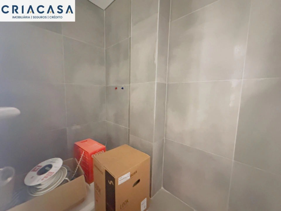 Apartamento T4 para Venda em Viseu Foto 7
