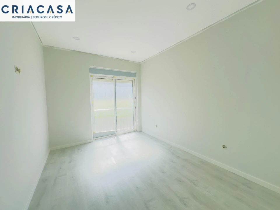 Apartamento T4 para Venda em Viseu Foto 8