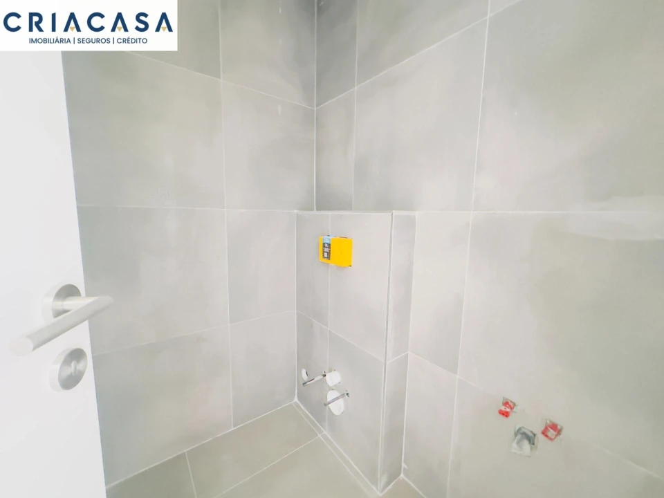 Apartamento T4 para Venda em Viseu Foto 7