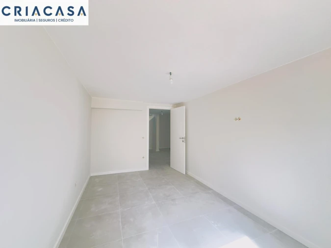 Apartamento T4 para Venda em Viseu Foto 16