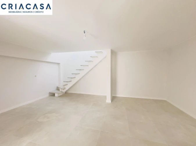 Apartamento T4 para Venda em Viseu Foto 14