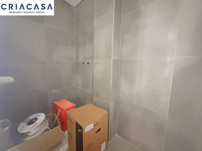 Apartamento T4 para Venda em Viseu Foto 8