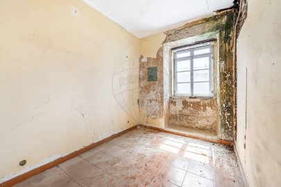 Moradia para Venda em Bouro (Santa Maria)