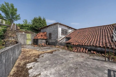 Moradia para Venda em Bouro (Santa Maria)