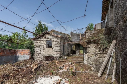 Moradia para Venda em Bouro (Santa Maria)