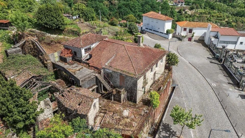 Moradia para Venda em Bouro (Santa Maria)