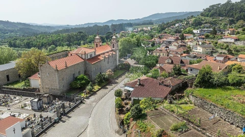 Moradia para Venda em Bouro (Santa Maria)