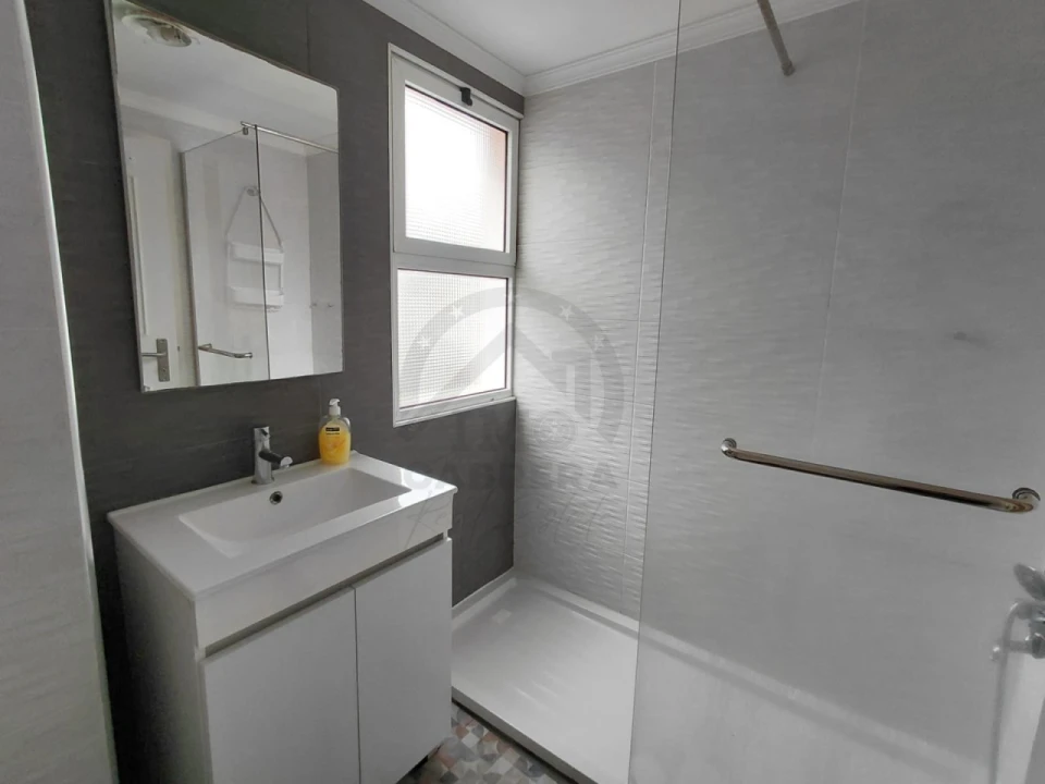 Apartamento T1 para Venda em São Martinho Foto 10