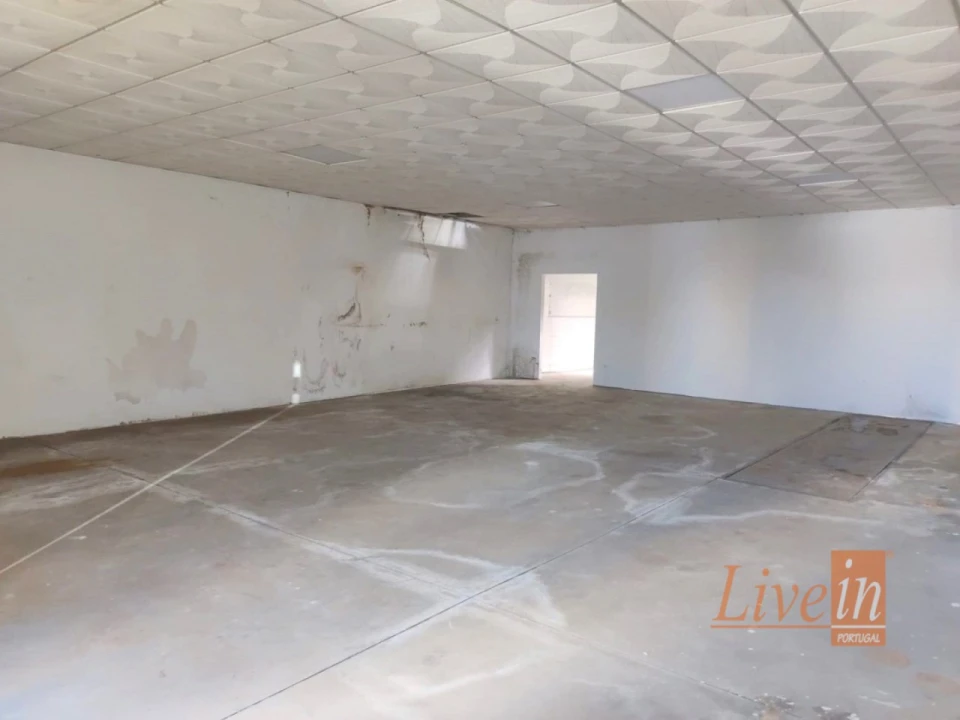 Armazém para Arrendamento em Santa Maria, São Pedro e Matacães Foto 1