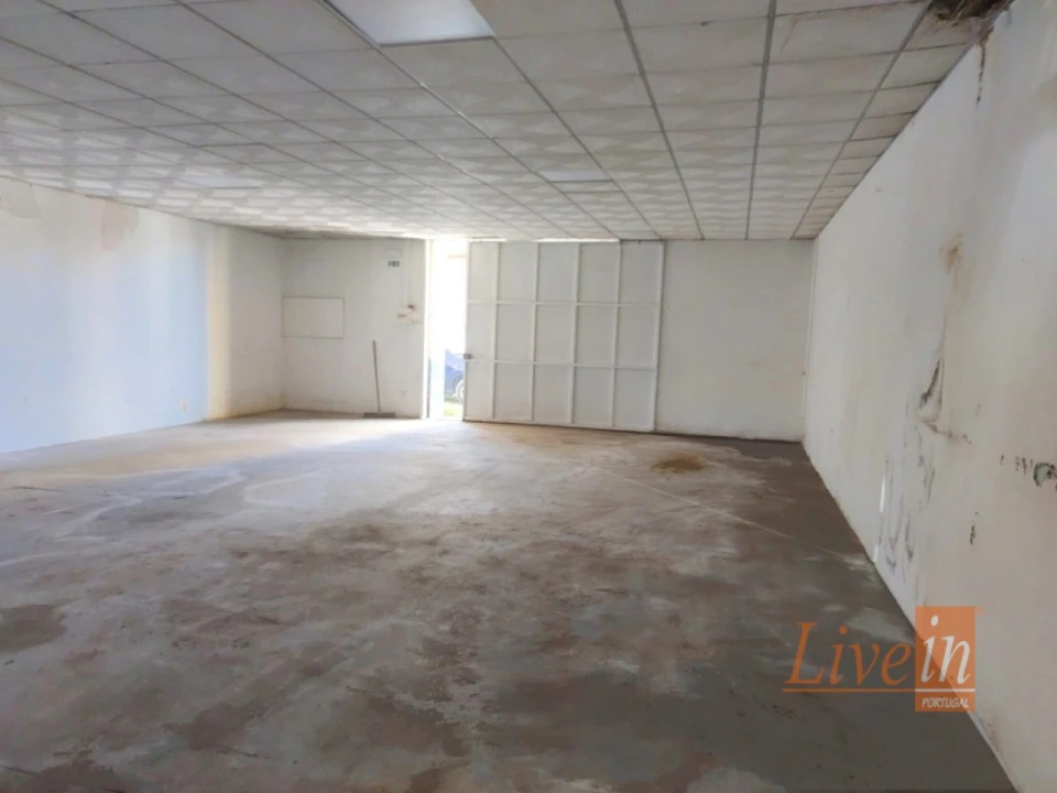 Armazém para Arrendamento em Santa Maria, São Pedro e Matacães Foto 7