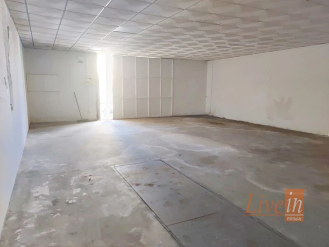 Armazém para Arrendamento em Santa Maria, São Pedro e Matacães Foto 8